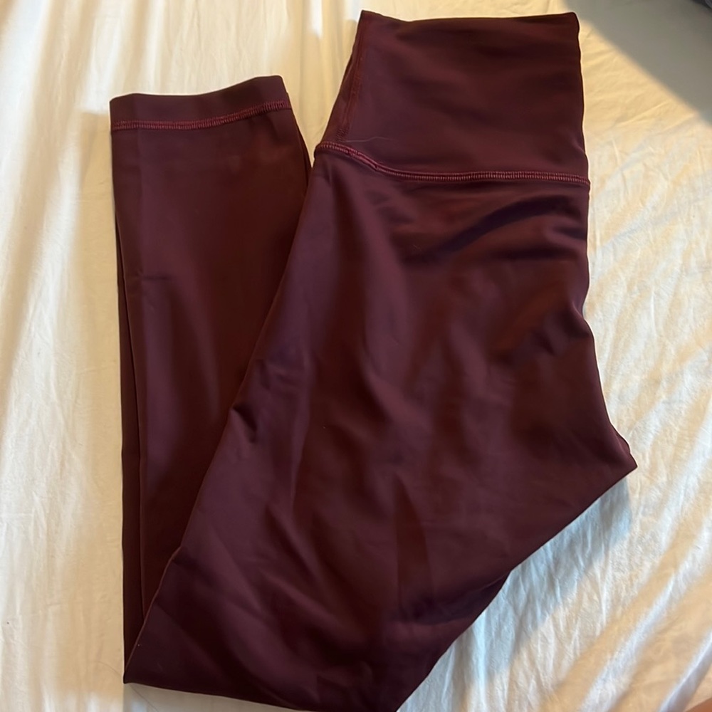 Lululemon size 6 Red Merlot color!